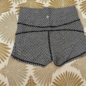 In Movement Lululemon 2.5” short